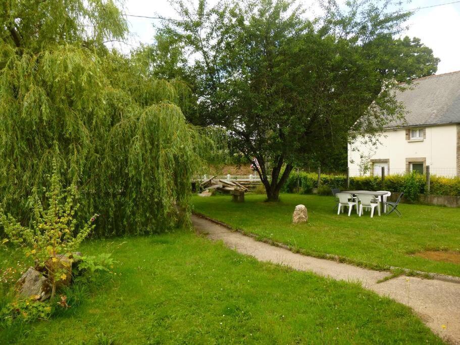 Belle Maison Familiale Dans La Campagne Bretonne La Croix-Helléan Buitenkant foto